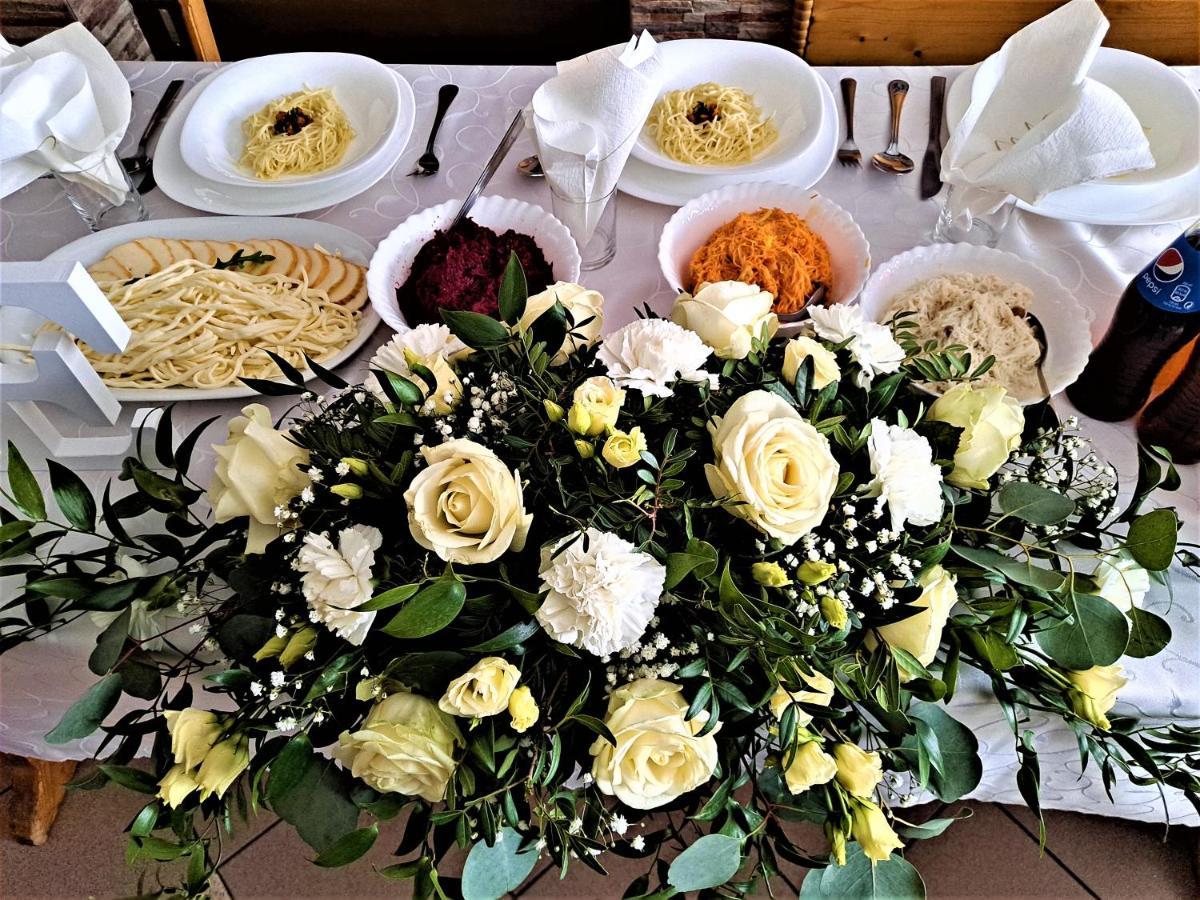 Hotel "Harnas" Zab-Bustryk Esterno foto