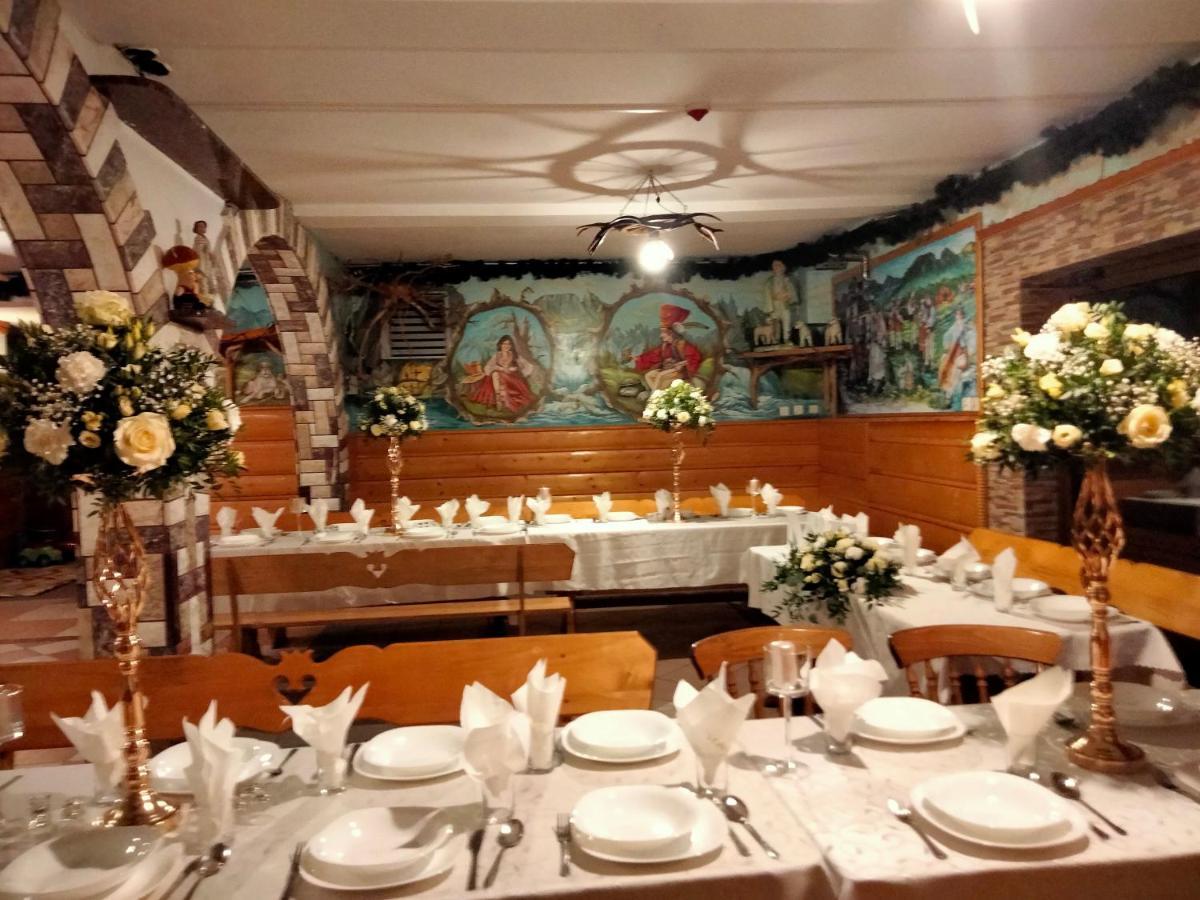 Hotel "Harnas" Zab-Bustryk Esterno foto