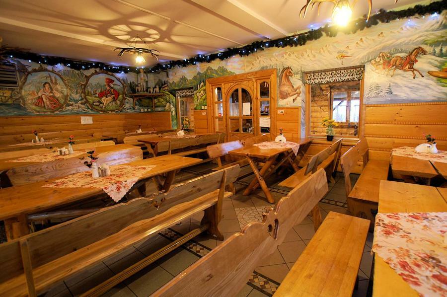 Hotel "Harnas" Zab-Bustryk Esterno foto