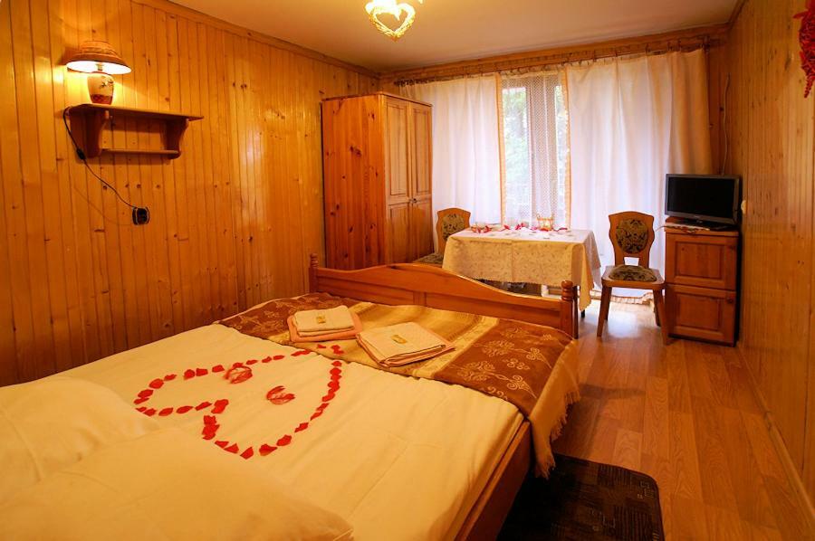 Hotel "Harnas" Zab-Bustryk Esterno foto