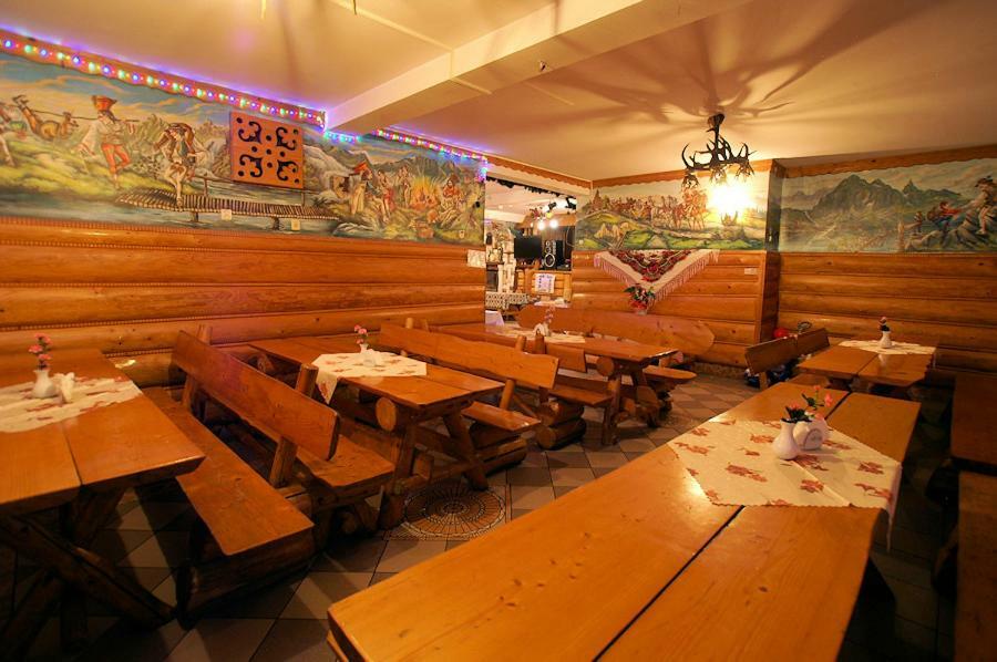 Hotel "Harnas" Zab-Bustryk Esterno foto